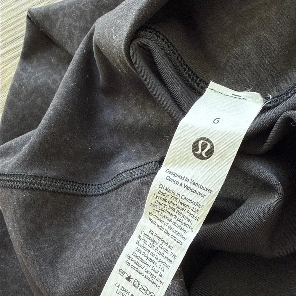 lululemon black embossed wunder train leggings - Picture 2 of 3